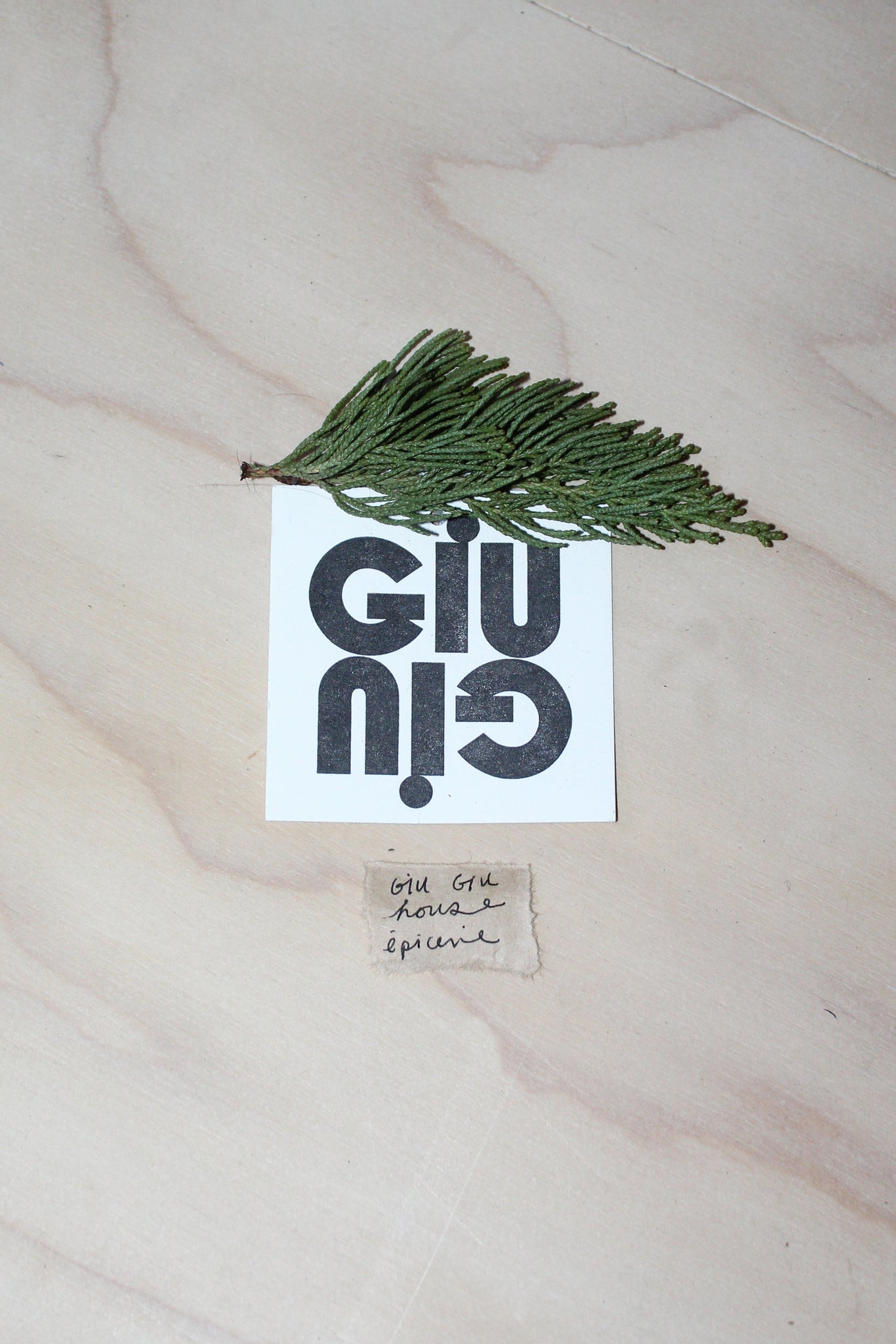 GIU GIU いえ épicerie - Herb Salt Amulet